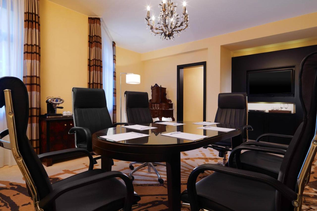 Отель Le Meridien Grand 5*