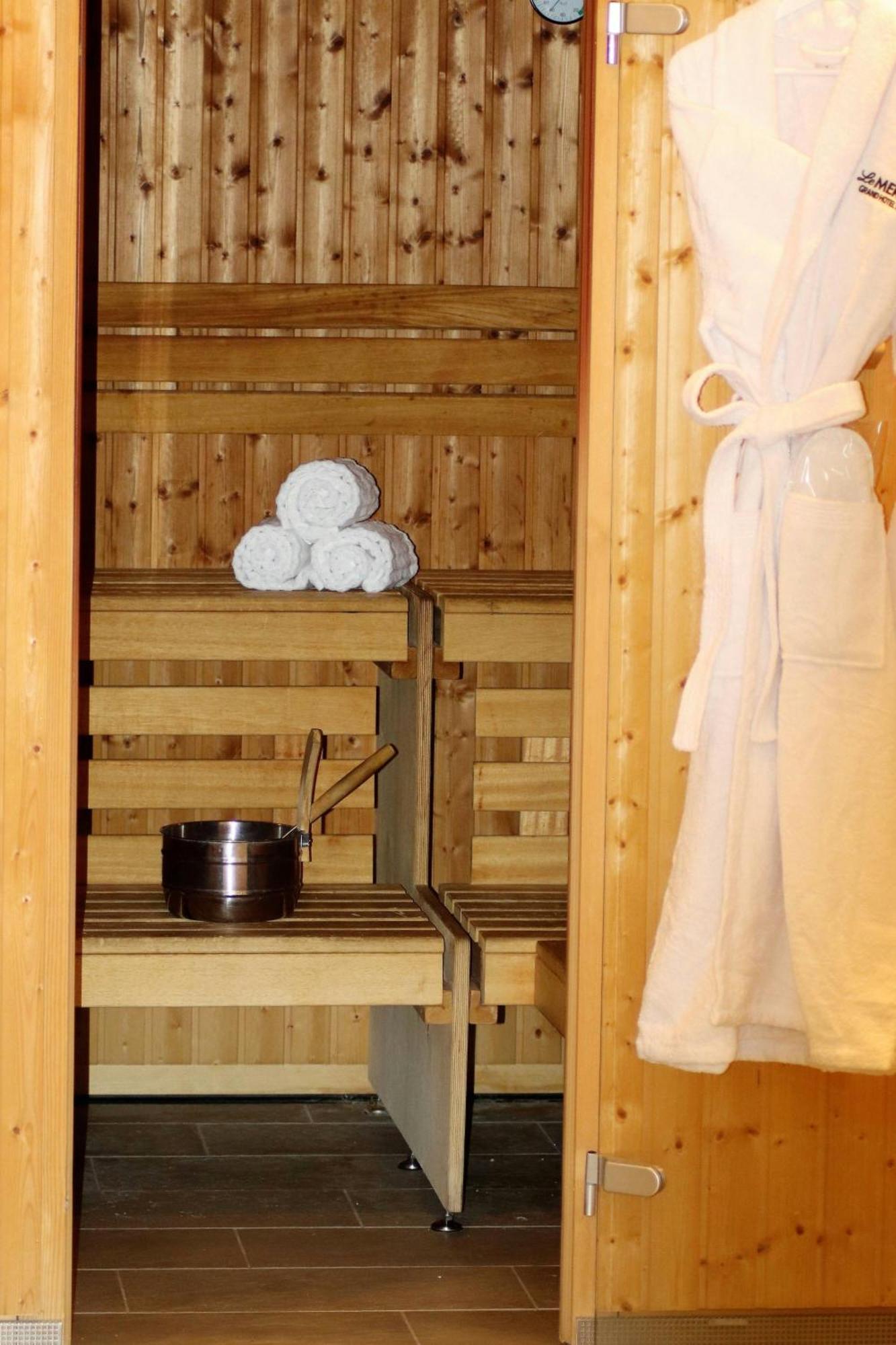 Le Meridien Grand Отель